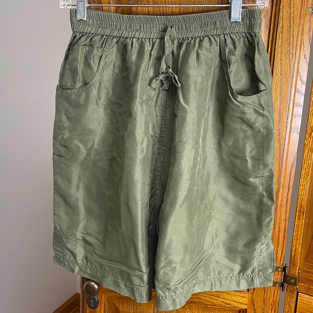 Jonathan Martin Olive Green 100% Silk Elastic Waist Drawstring Shorts Size Small